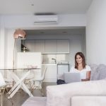 Jak osiągnąć szybkie chłodzenie mieszkania bez instalowania drogiej klimatyzacji?